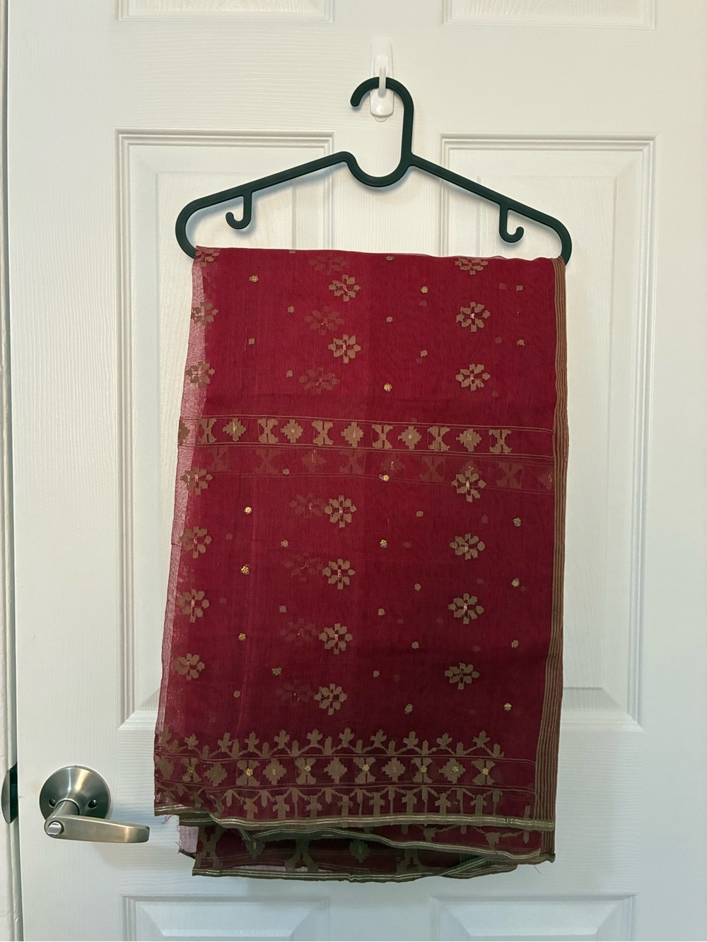 Red Patterned Saree - Picture 2 of 5